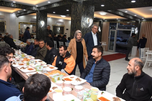 Eşbaşkanlar Belediye Personelleriyle İftar Sofrasında Buluştu